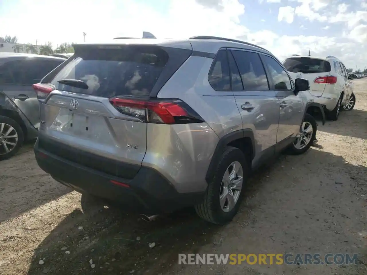 4 Photograph of a damaged car JTMW1RFV5LJ021875 TOYOTA RAV4 2020