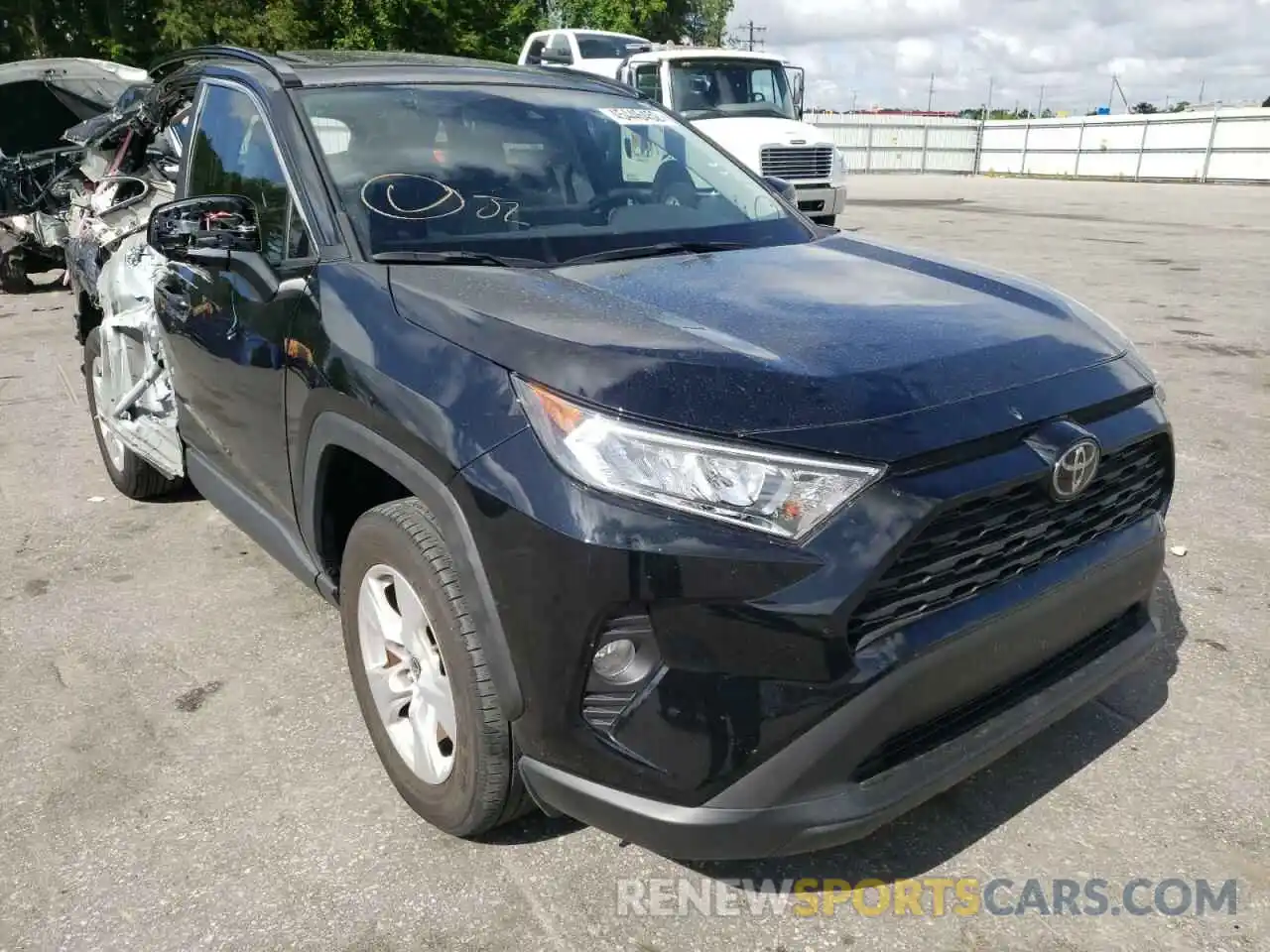 1 Photograph of a damaged car JTMW1RFV6LD046668 TOYOTA RAV4 2020