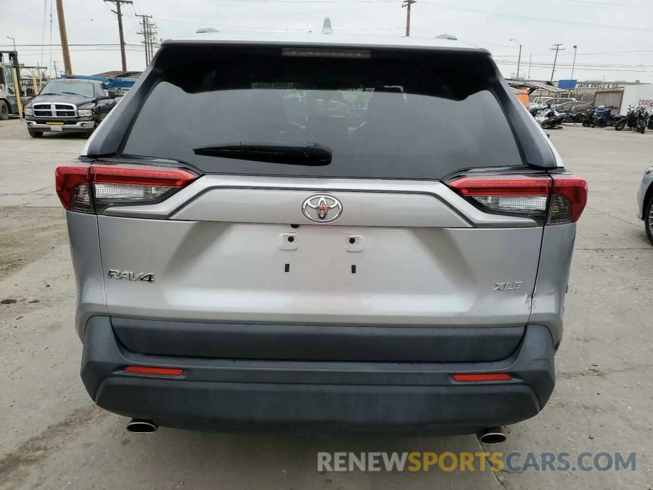 6 Photograph of a damaged car JTMW1RFV6LJ020623 TOYOTA RAV4 2020
