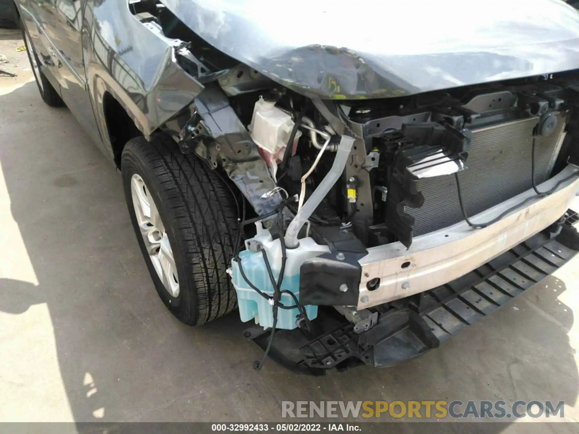 6 Photograph of a damaged car JTMW1RFV7LD046954 TOYOTA RAV4 2020