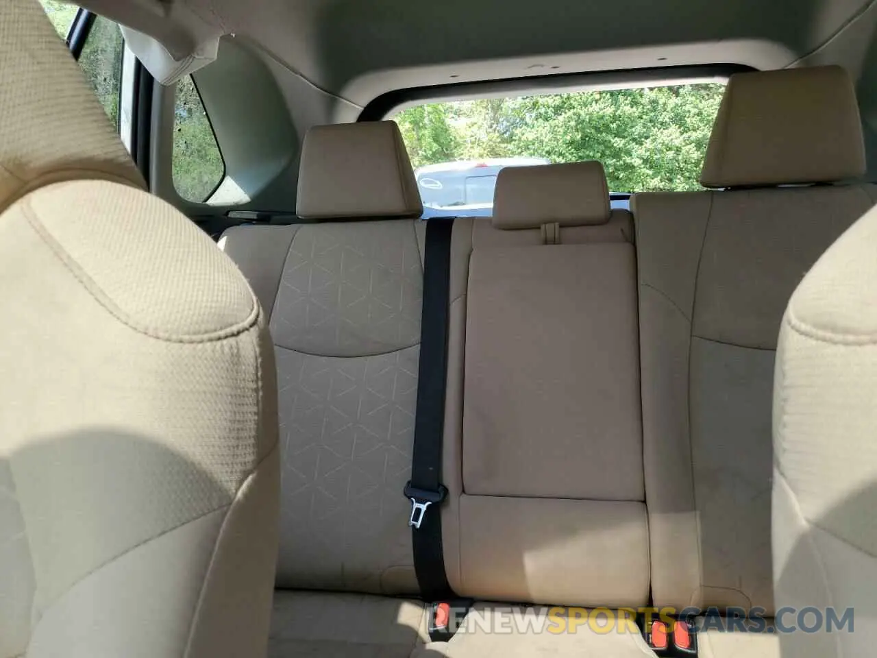 10 Photograph of a damaged car JTMW1RFV8LD058739 TOYOTA RAV4 2020