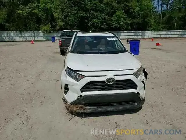 14 Photograph of a damaged car JTMW1RFV8LD058739 TOYOTA RAV4 2020