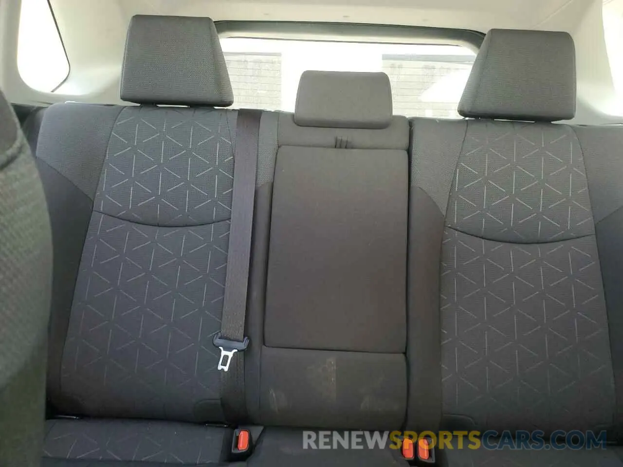 10 Photograph of a damaged car JTMW1RFV9LD050133 TOYOTA RAV4 2020