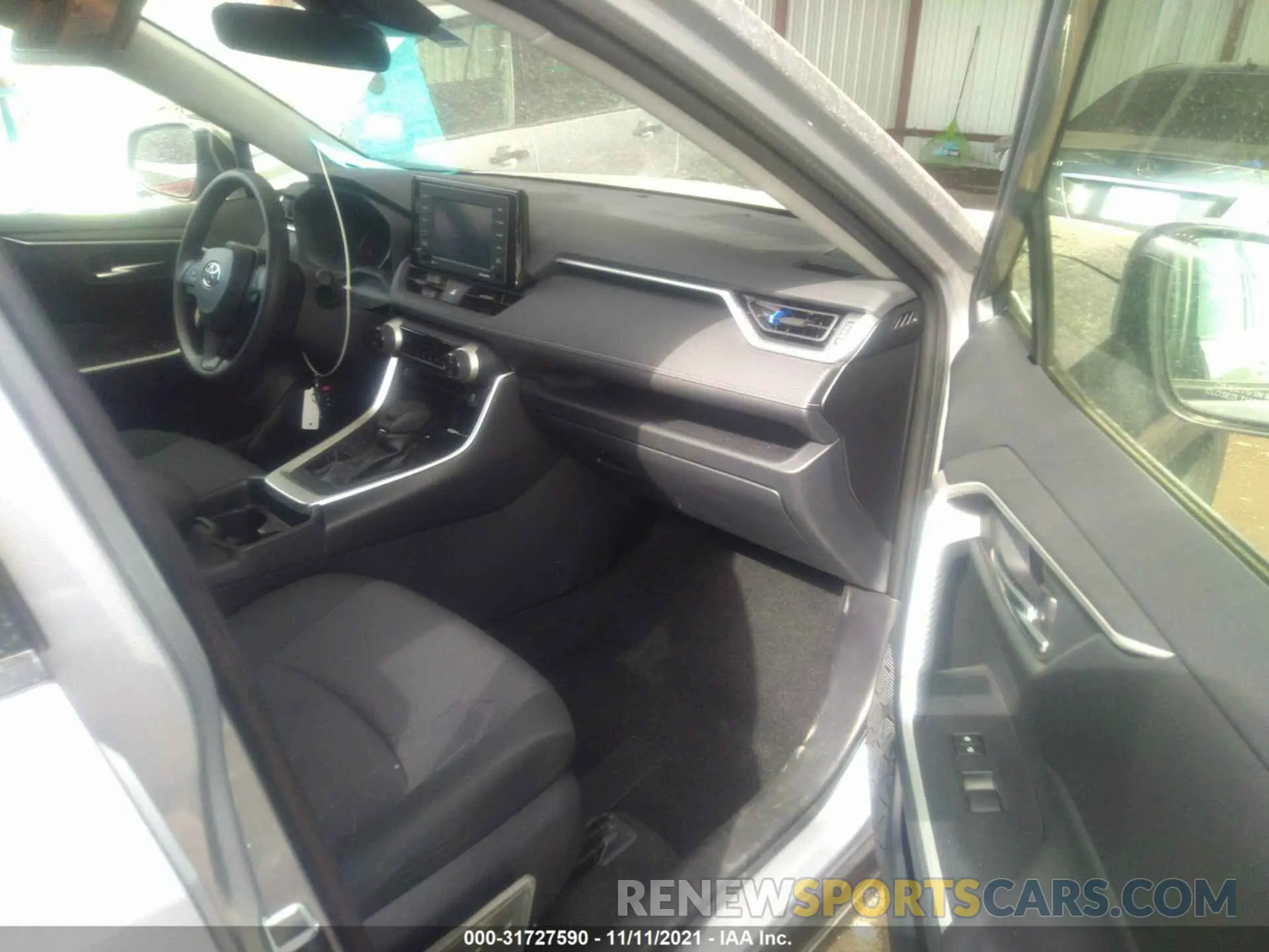 5 Photograph of a damaged car JTMW1RFVXLD046916 TOYOTA RAV4 2020