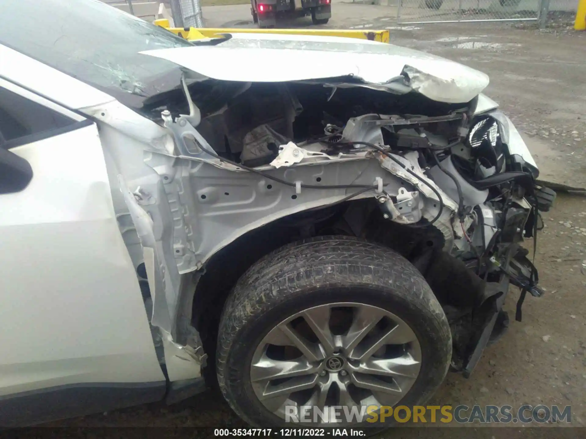 6 Photograph of a damaged car JTMY1RFV3LD060357 TOYOTA RAV4 2020