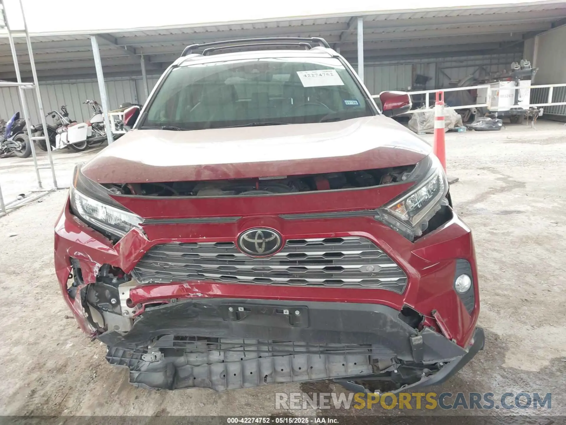 13 Photograph of a damaged car JTMY1RFV4LD047729 TOYOTA RAV4 2020