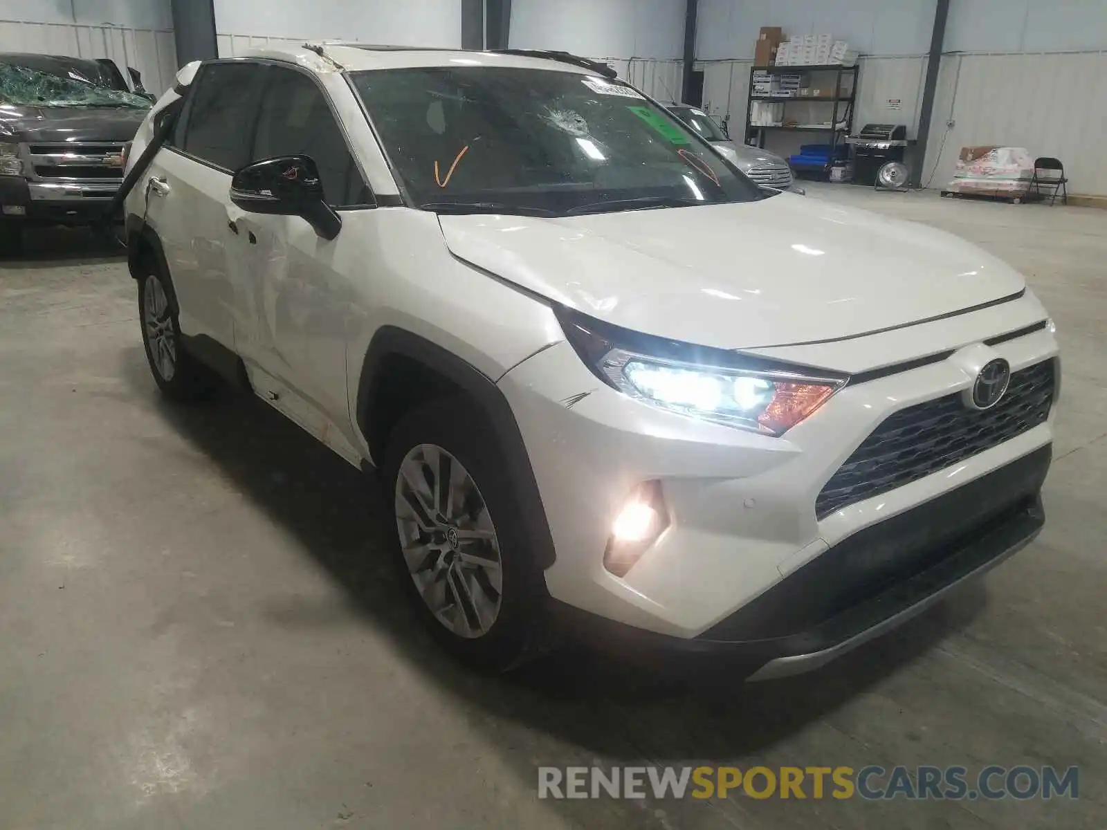 1 Photograph of a damaged car JTMY1RFV4LJ018488 TOYOTA RAV4 2020