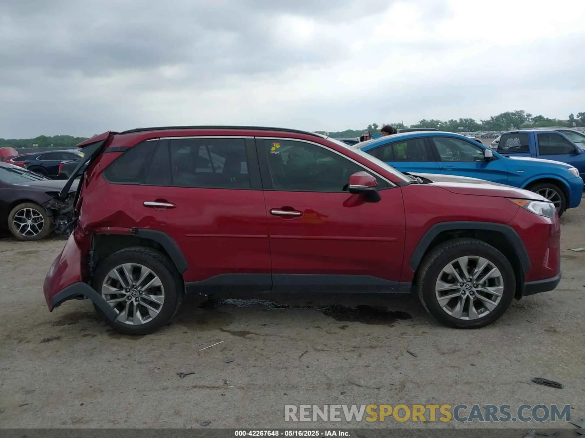 13 Photograph of a damaged car JTMY1RFV5LD518965 TOYOTA RAV4 2020