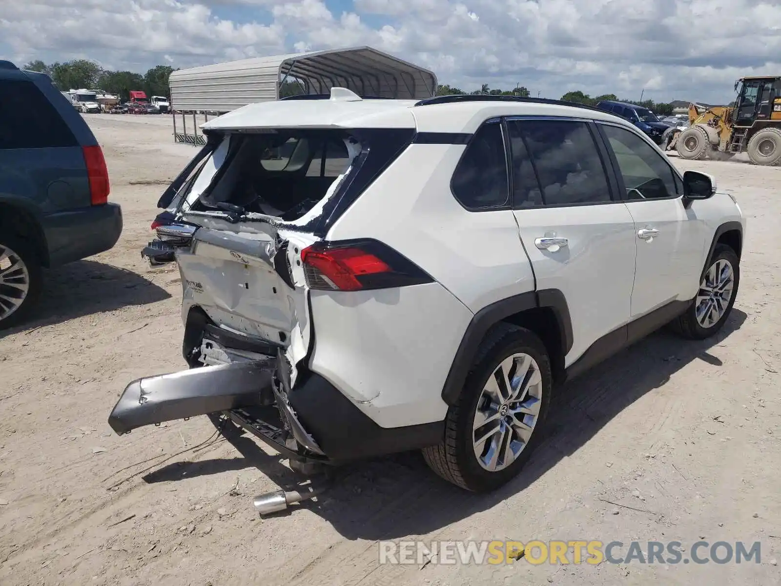 4 Photograph of a damaged car JTMY1RFV6LJ022462 TOYOTA RAV4 2020