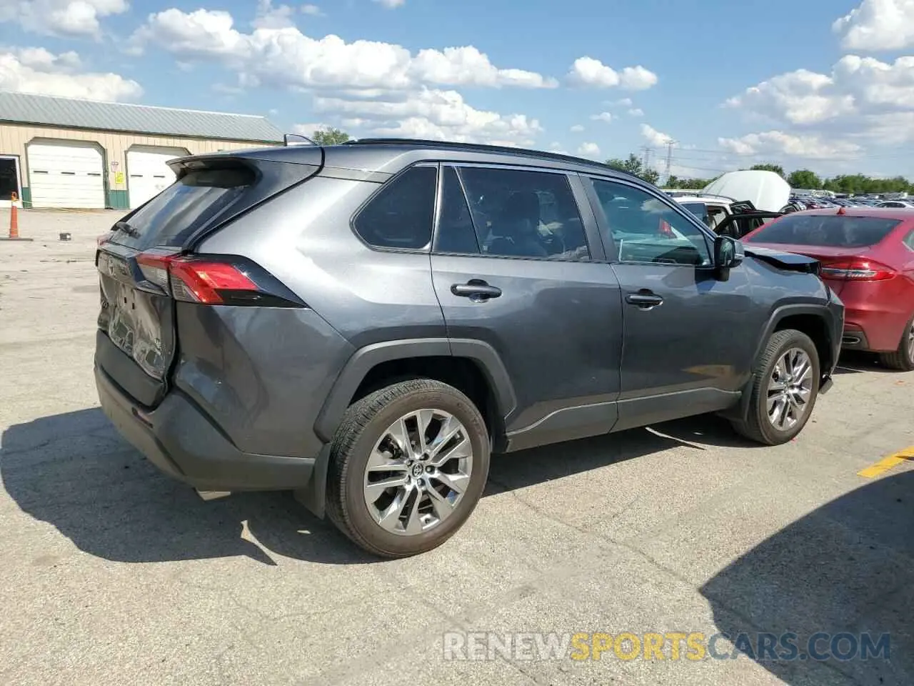 3 Photograph of a damaged car 2T3A1RFV0MC156504 TOYOTA RAV4 2021
