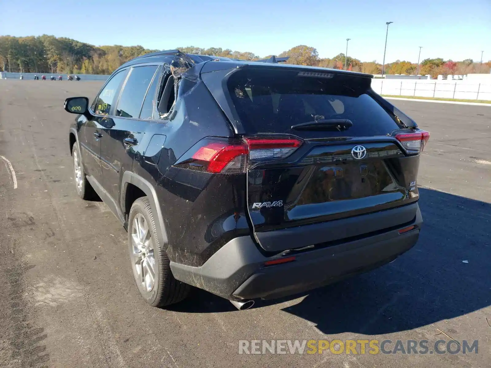 3 Photograph of a damaged car 2T3A1RFV0MC174131 TOYOTA RAV4 2021