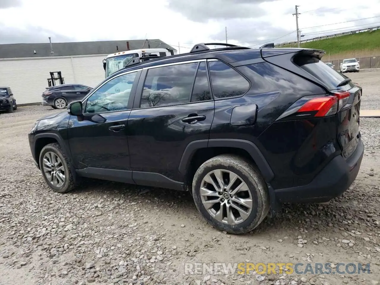 2 Photograph of a damaged car 2T3A1RFV0MC194458 TOYOTA RAV4 2021