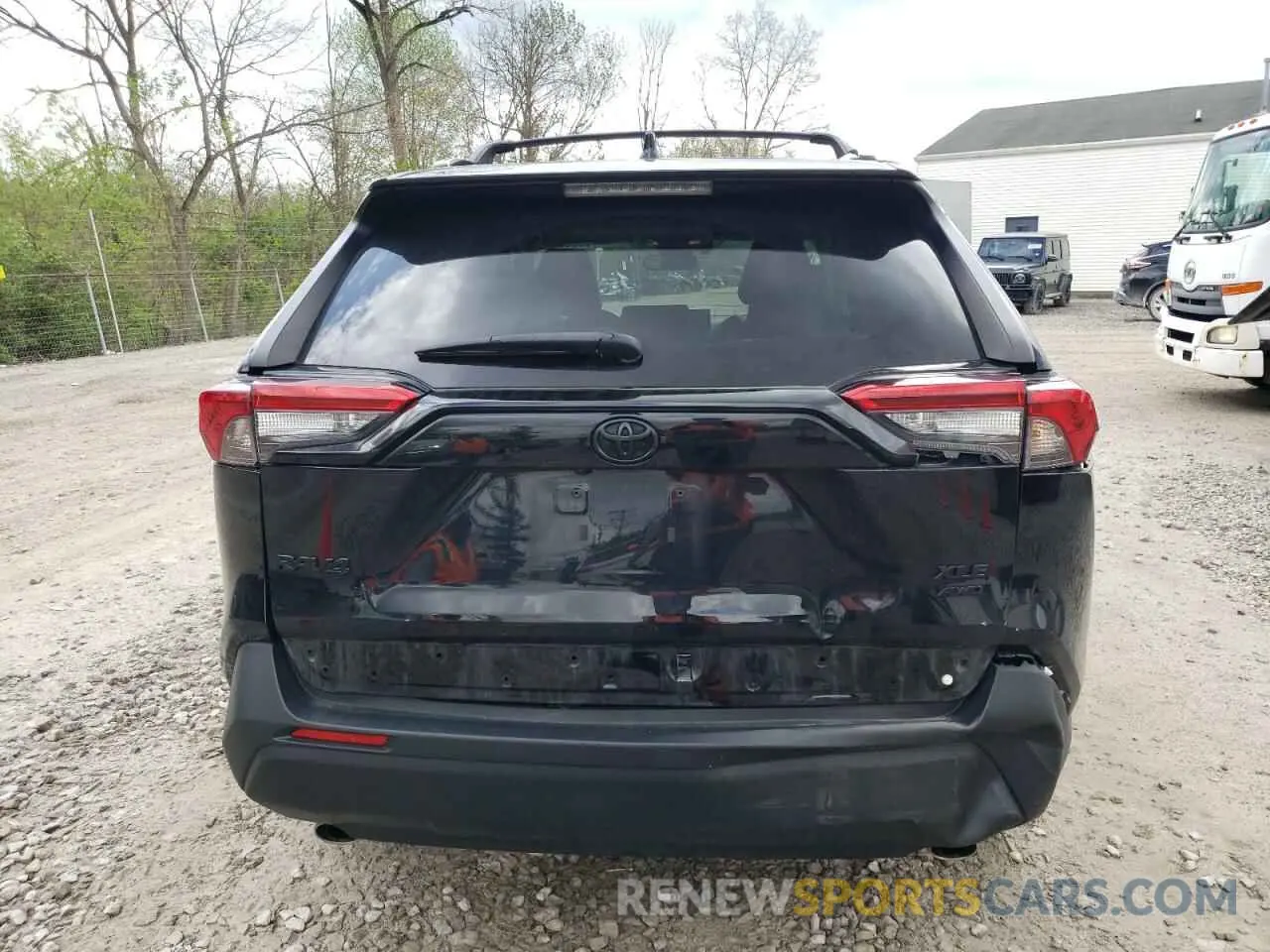 6 Photograph of a damaged car 2T3A1RFV0MC194458 TOYOTA RAV4 2021