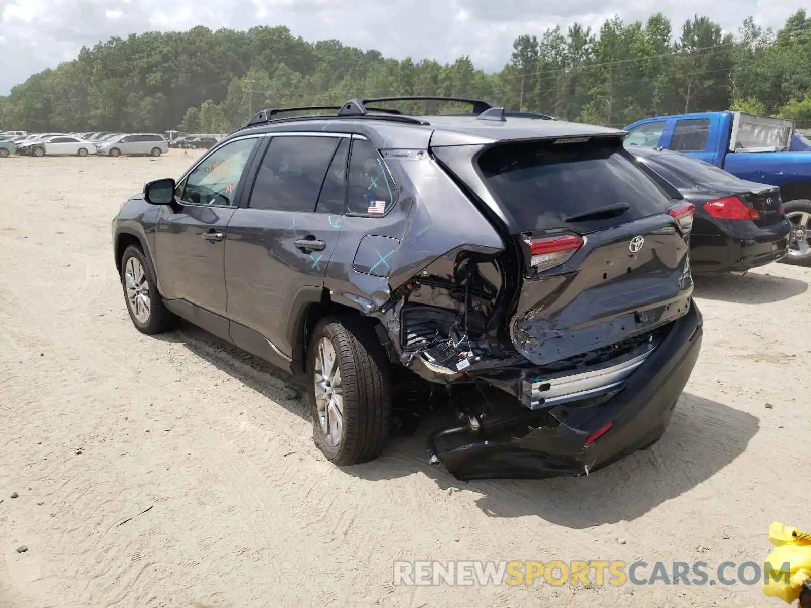 3 Photograph of a damaged car 2T3A1RFV0MC207788 TOYOTA RAV4 2021