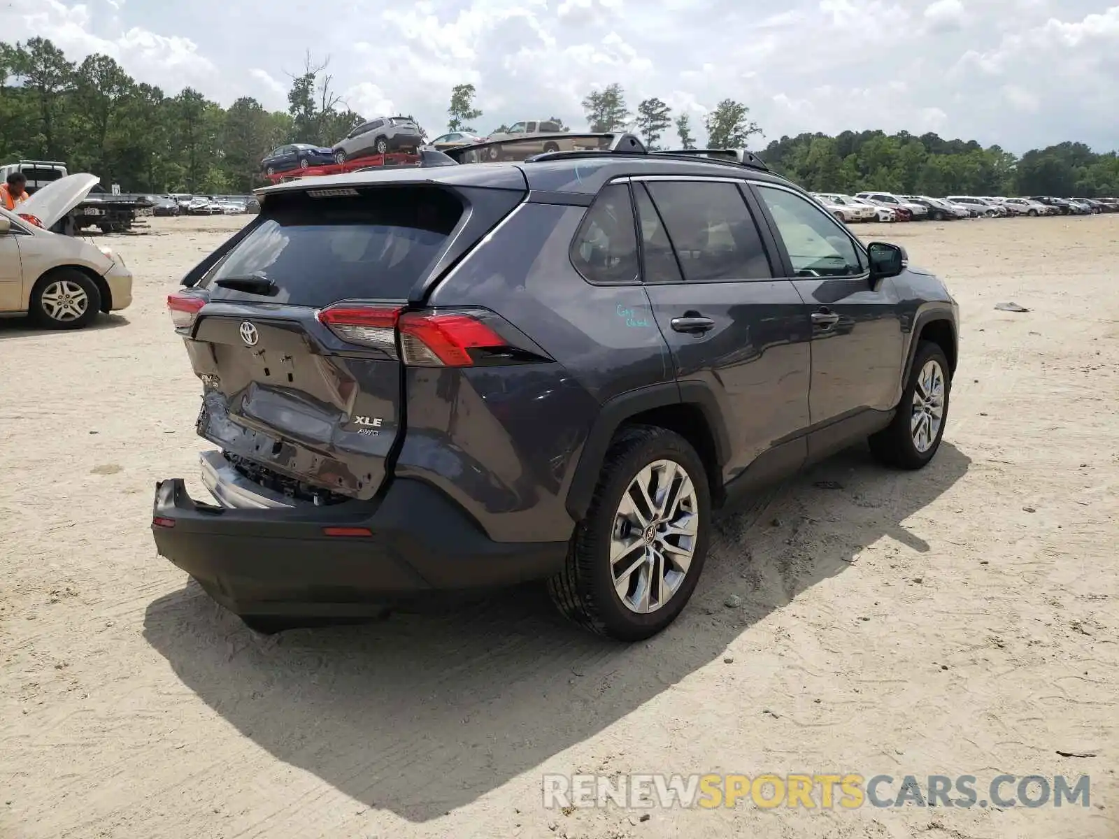 4 Photograph of a damaged car 2T3A1RFV0MC207788 TOYOTA RAV4 2021