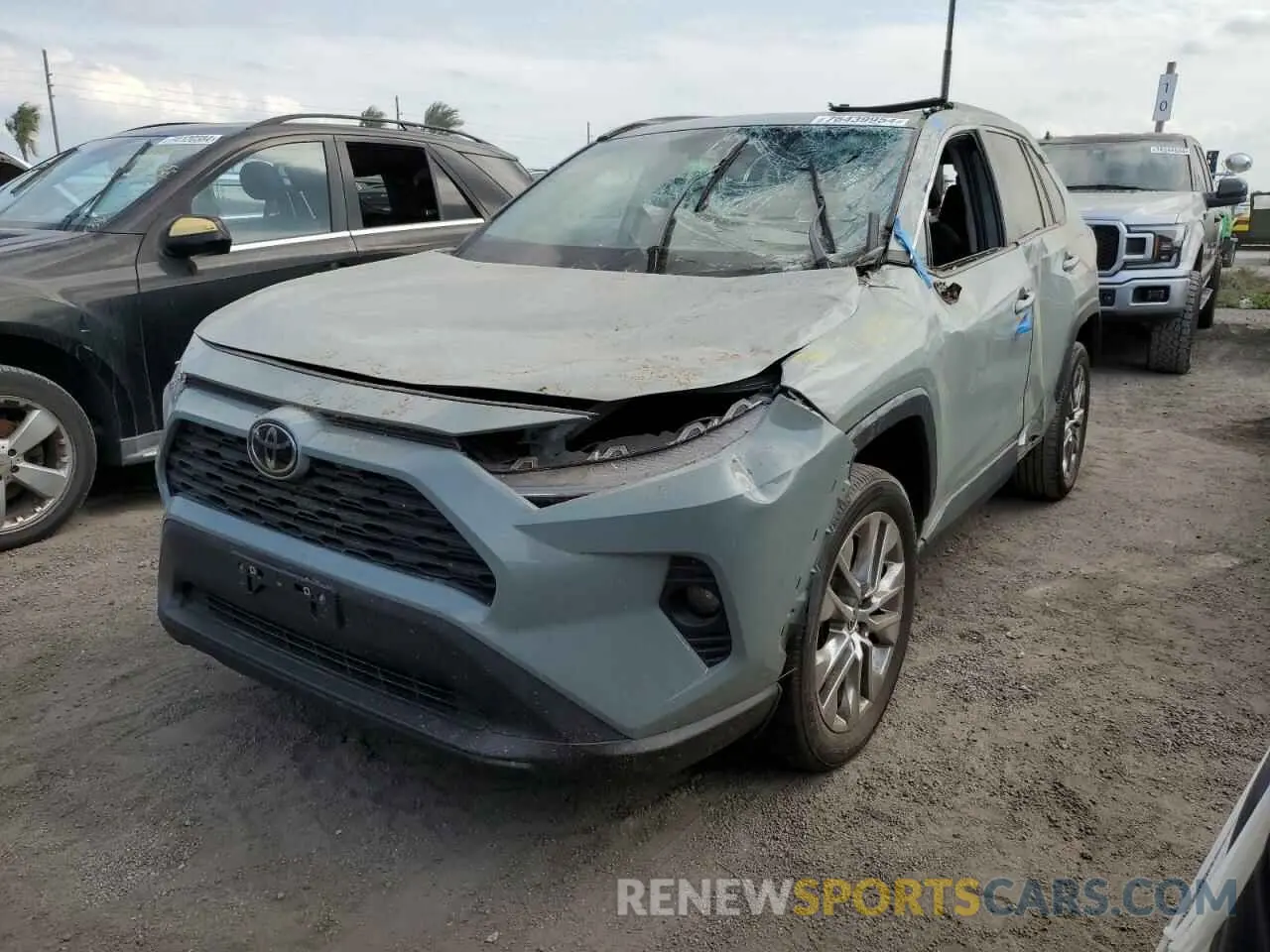 1 Photograph of a damaged car 2T3A1RFV0MW184091 TOYOTA RAV4 2021
