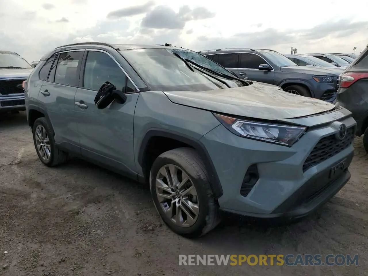4 Photograph of a damaged car 2T3A1RFV0MW184091 TOYOTA RAV4 2021