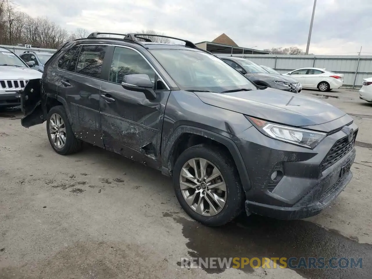 4 Photograph of a damaged car 2T3A1RFV1MC161288 TOYOTA RAV4 2021