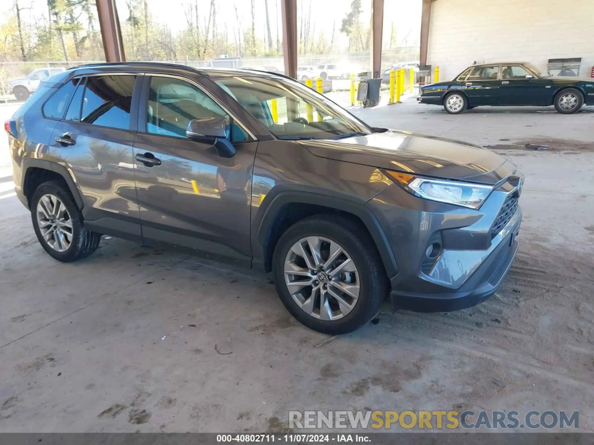 1 Photograph of a damaged car 2T3A1RFV1MC171710 TOYOTA RAV4 2021