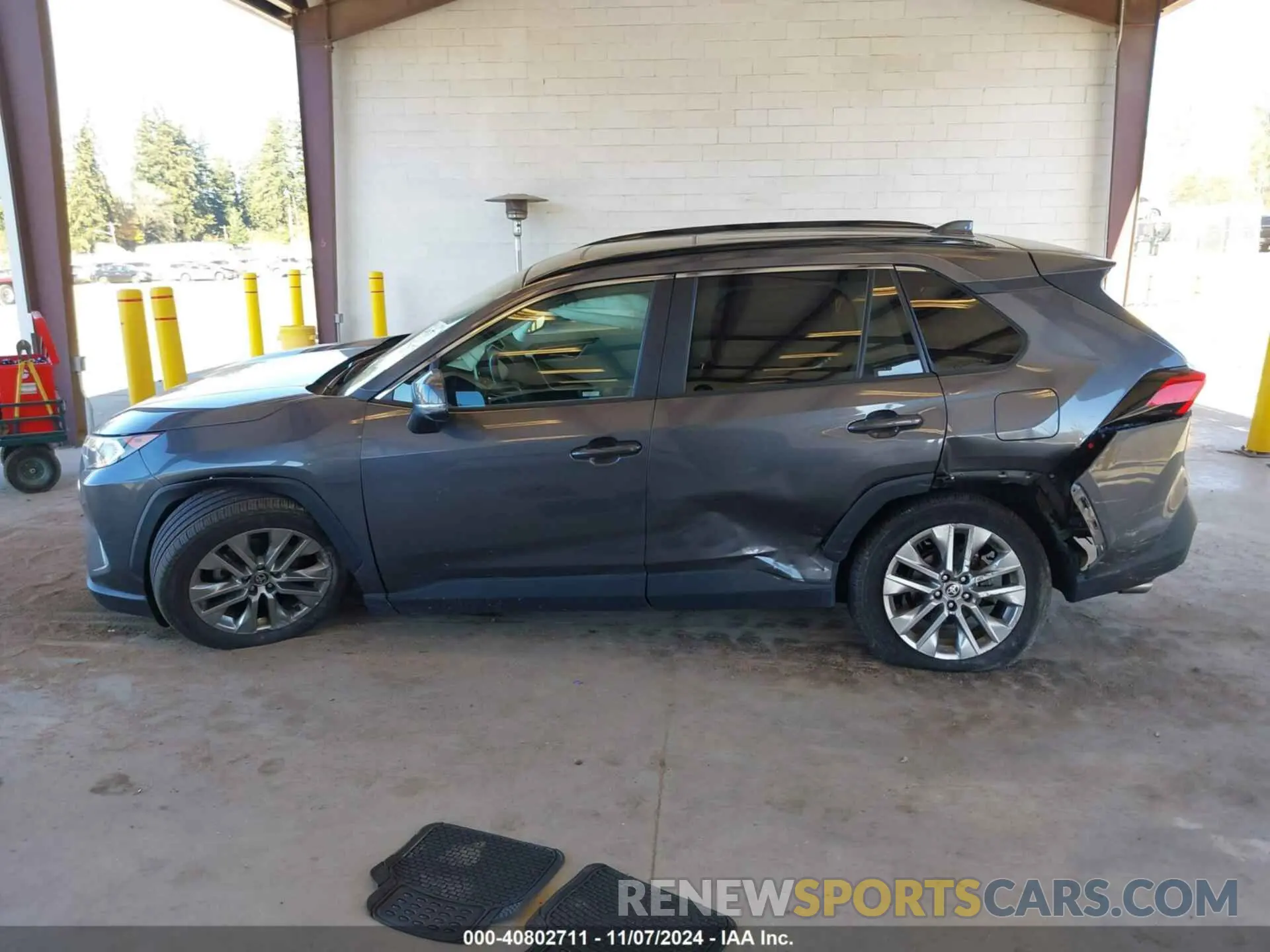 14 Photograph of a damaged car 2T3A1RFV1MC171710 TOYOTA RAV4 2021
