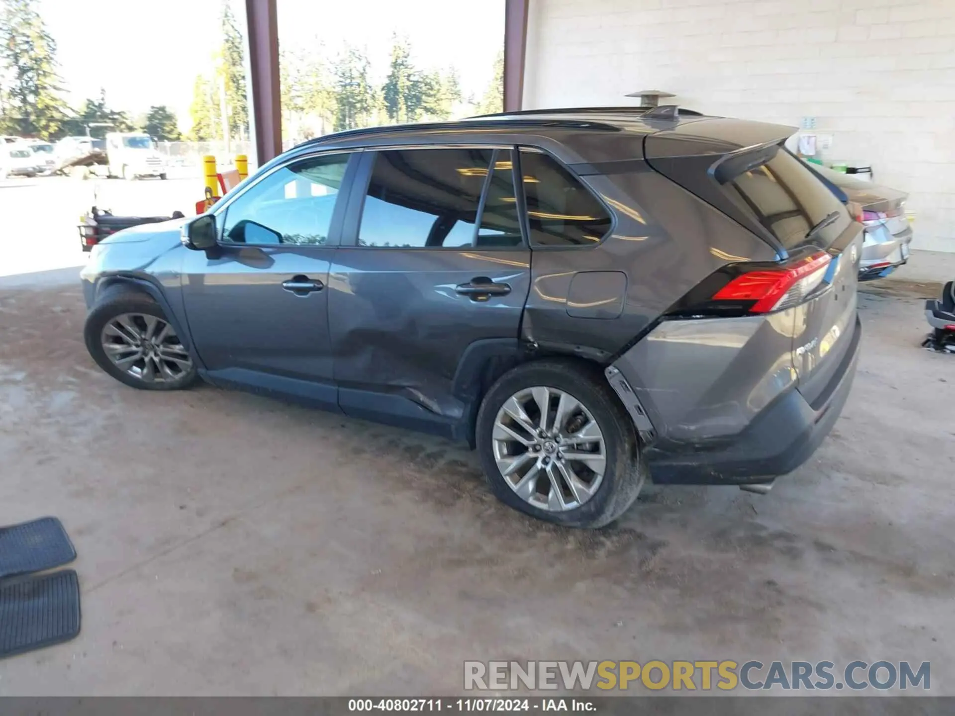 3 Photograph of a damaged car 2T3A1RFV1MC171710 TOYOTA RAV4 2021