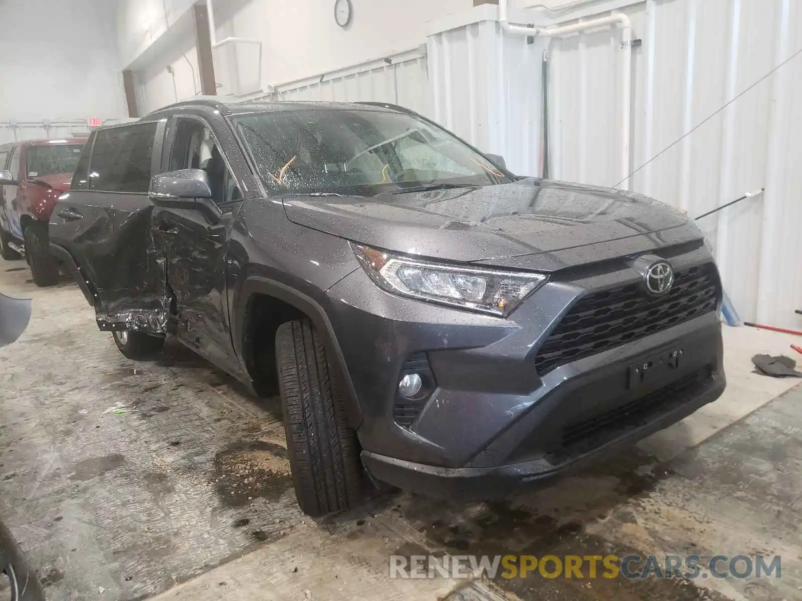 1 Photograph of a damaged car 2T3A1RFV1MC171805 TOYOTA RAV4 2021