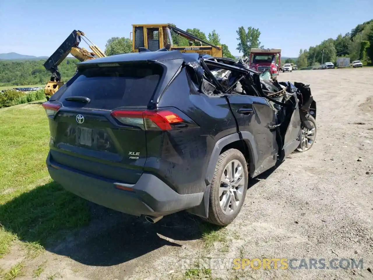 4 Photograph of a damaged car 2T3A1RFV1MC223384 TOYOTA RAV4 2021