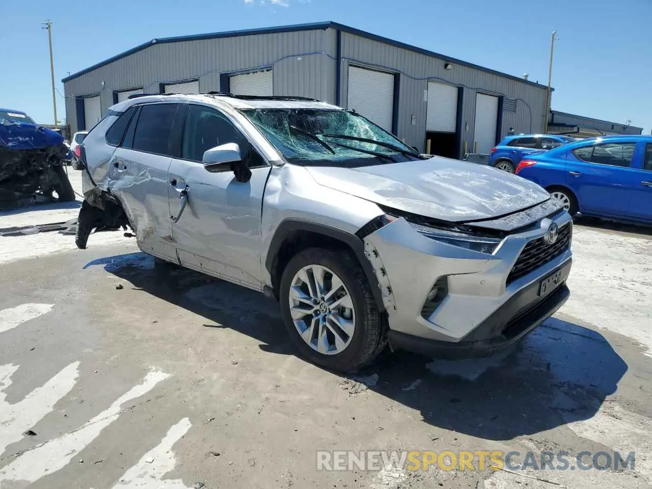 4 Photograph of a damaged car 2T3A1RFV1MC252352 TOYOTA RAV4 2021