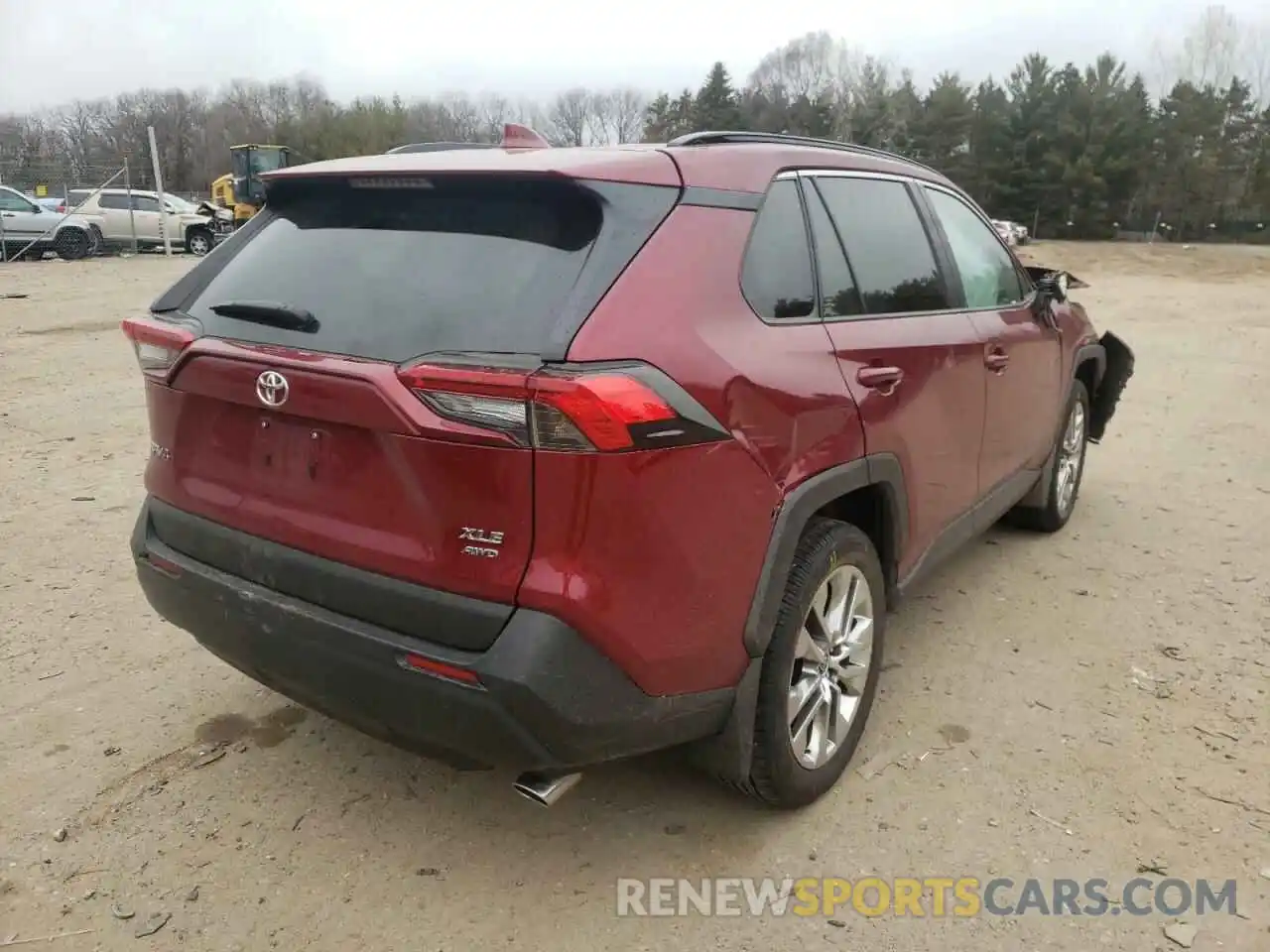 4 Photograph of a damaged car 2T3A1RFV1MW220757 TOYOTA RAV4 2021