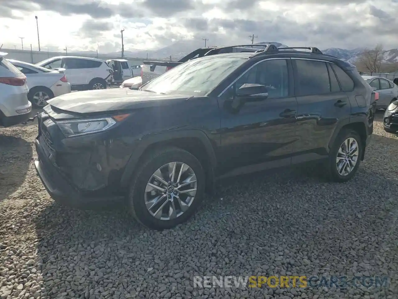 1 Photograph of a damaged car 2T3A1RFV2MC170386 TOYOTA RAV4 2021