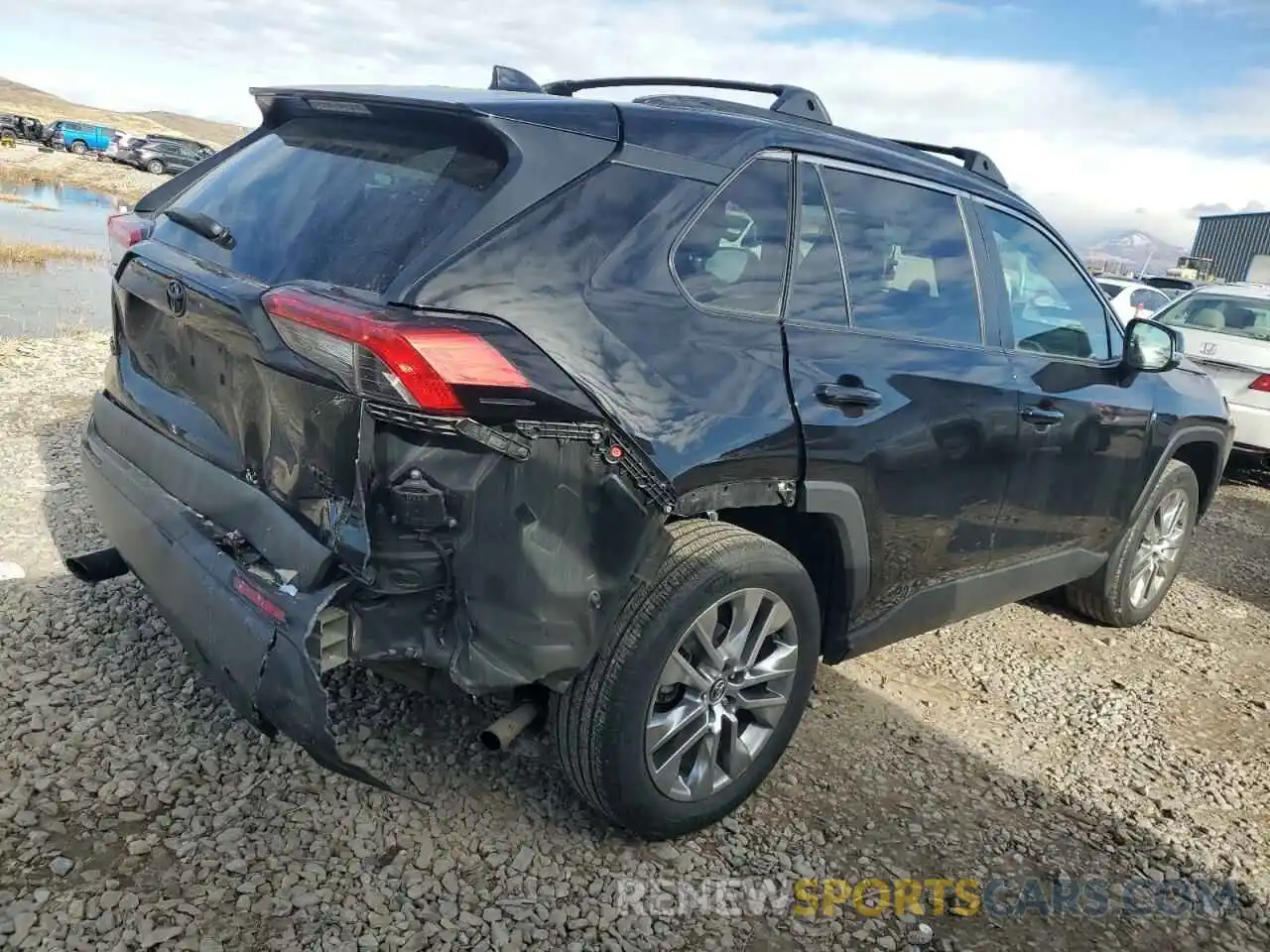 3 Photograph of a damaged car 2T3A1RFV2MC170386 TOYOTA RAV4 2021