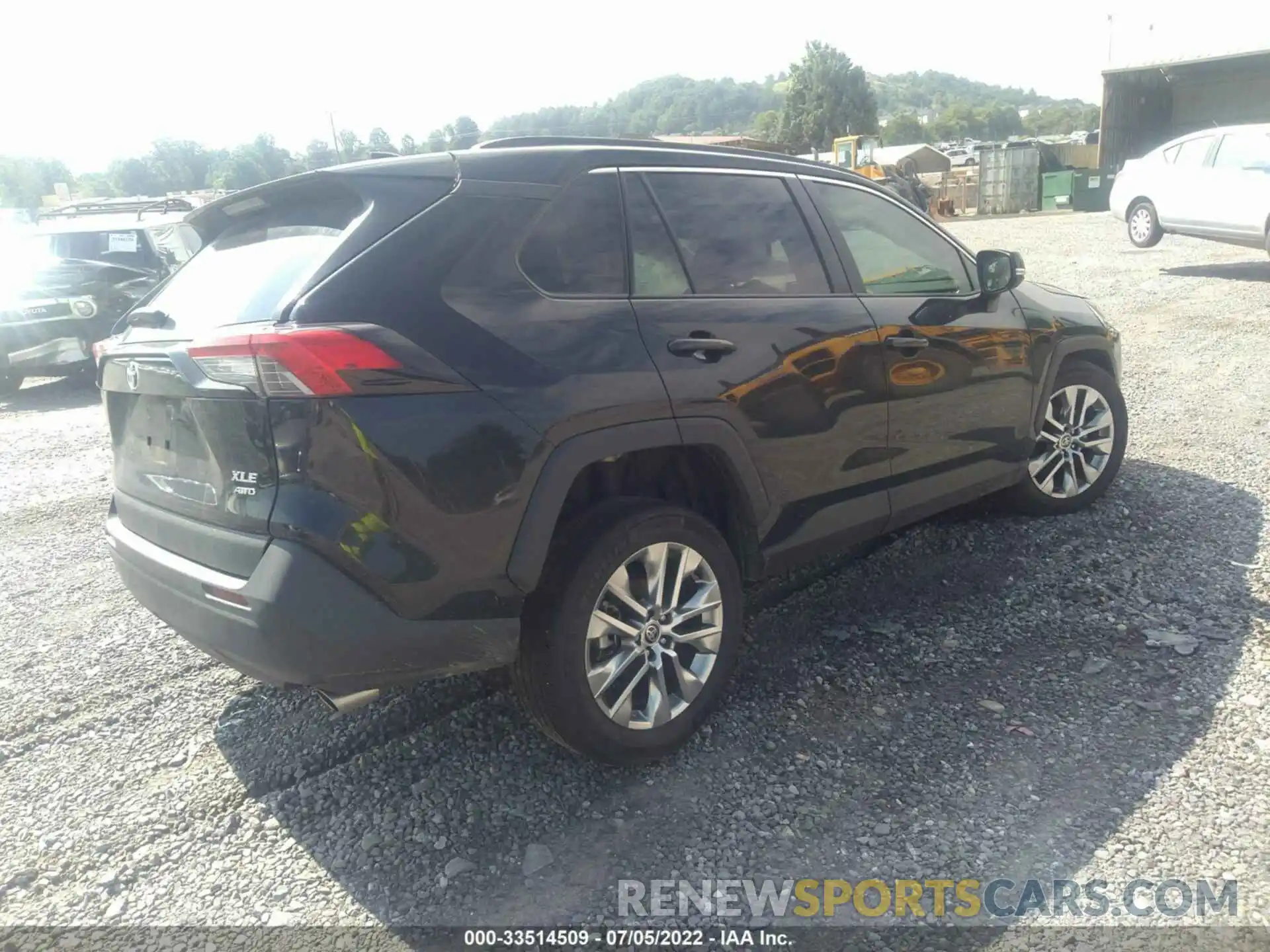 4 Photograph of a damaged car 2T3A1RFV2MC200826 TOYOTA RAV4 2021