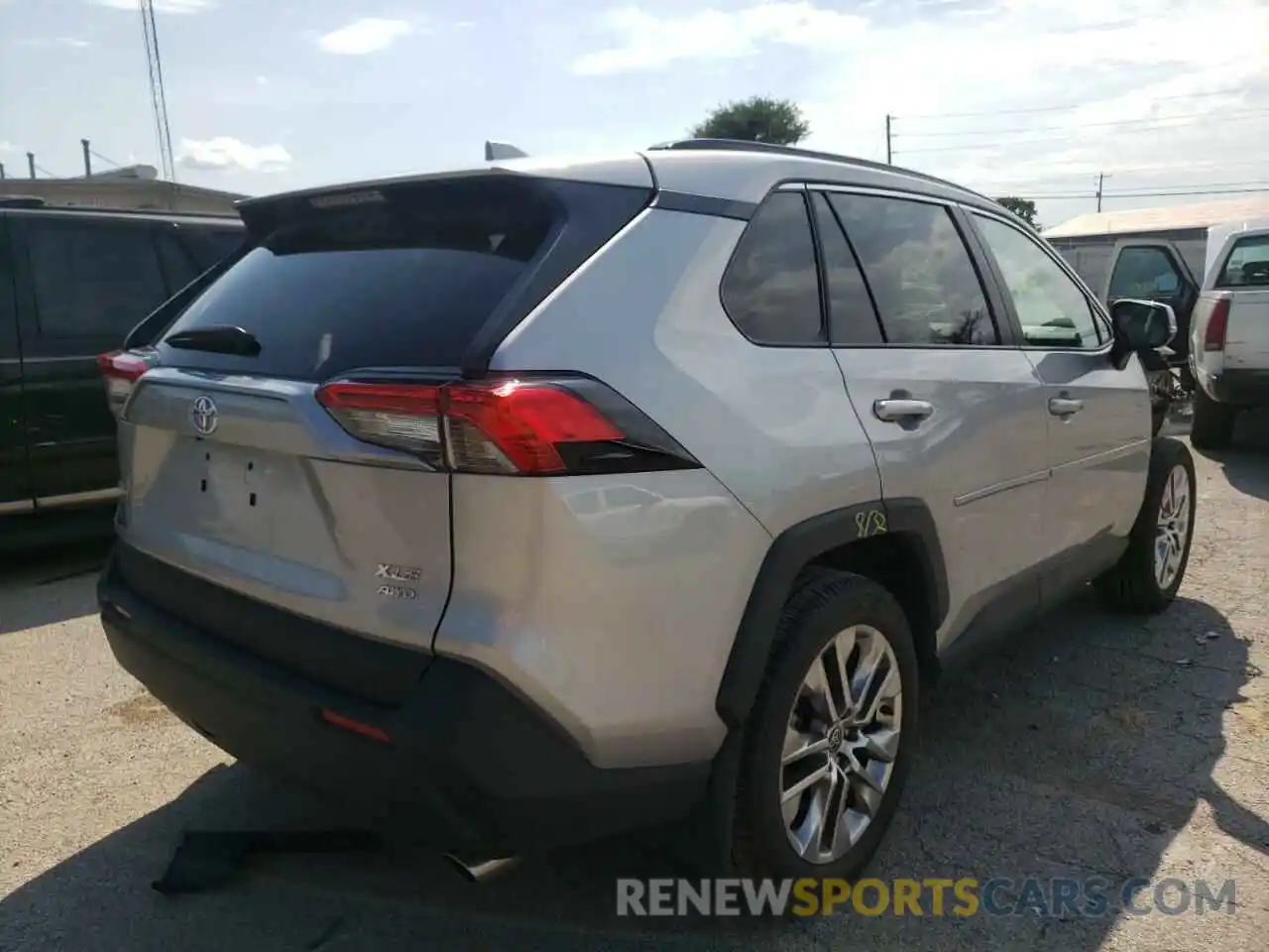 4 Photograph of a damaged car 2T3A1RFV2MC236645 TOYOTA RAV4 2021