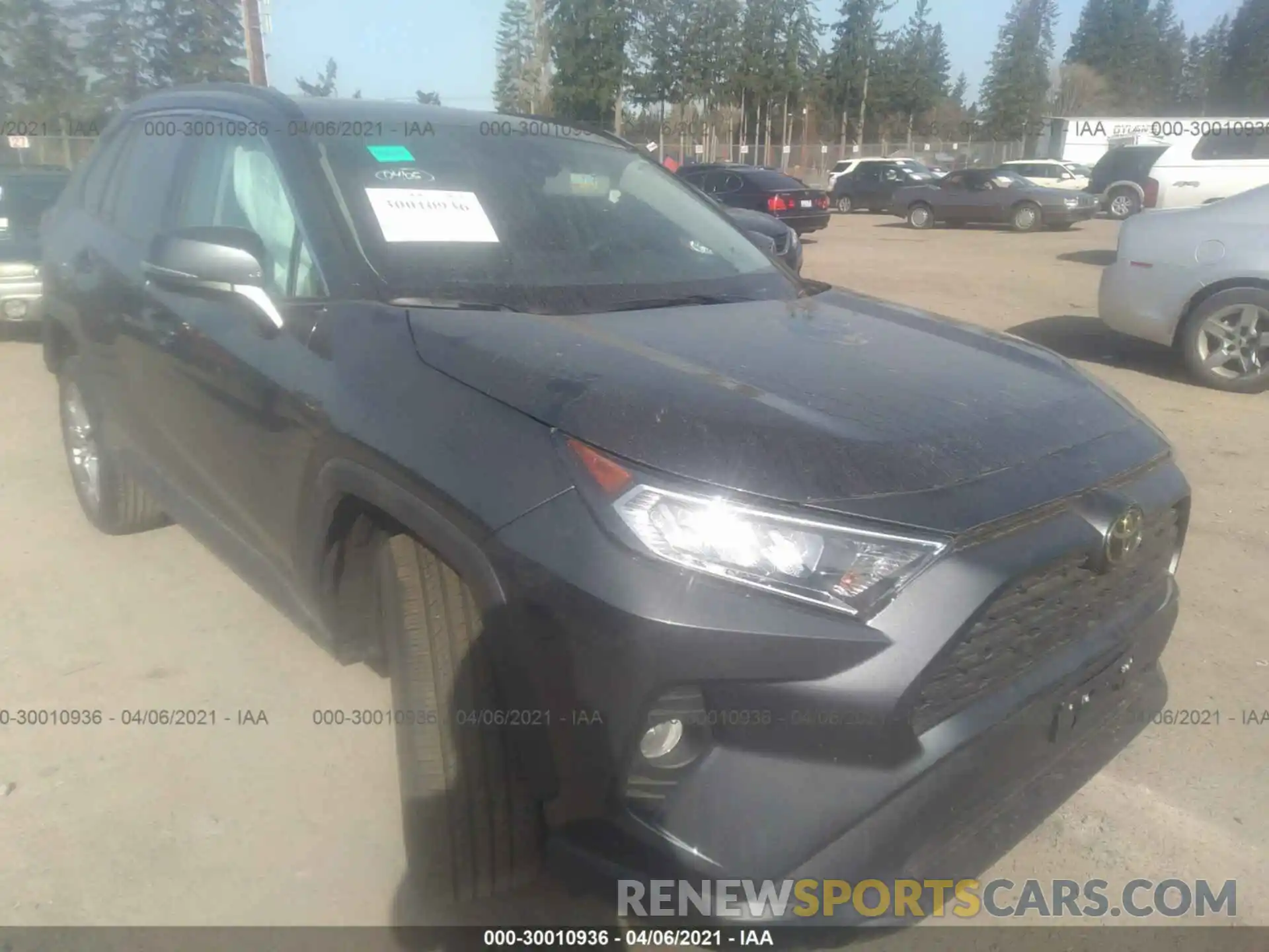 1 Photograph of a damaged car 2T3A1RFV2MW161167 TOYOTA RAV4 2021