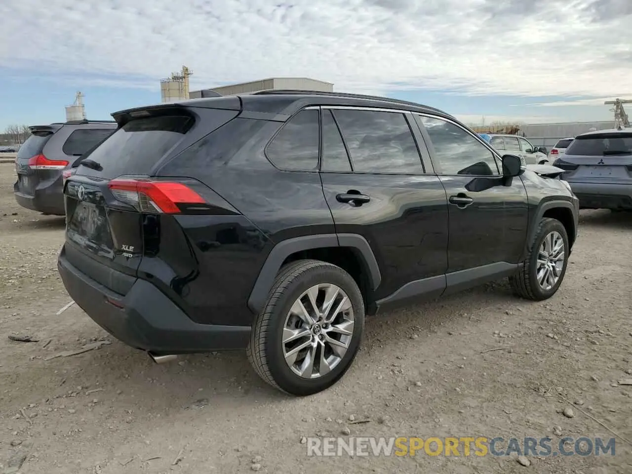 3 Photograph of a damaged car 2T3A1RFV2MW163260 TOYOTA RAV4 2021