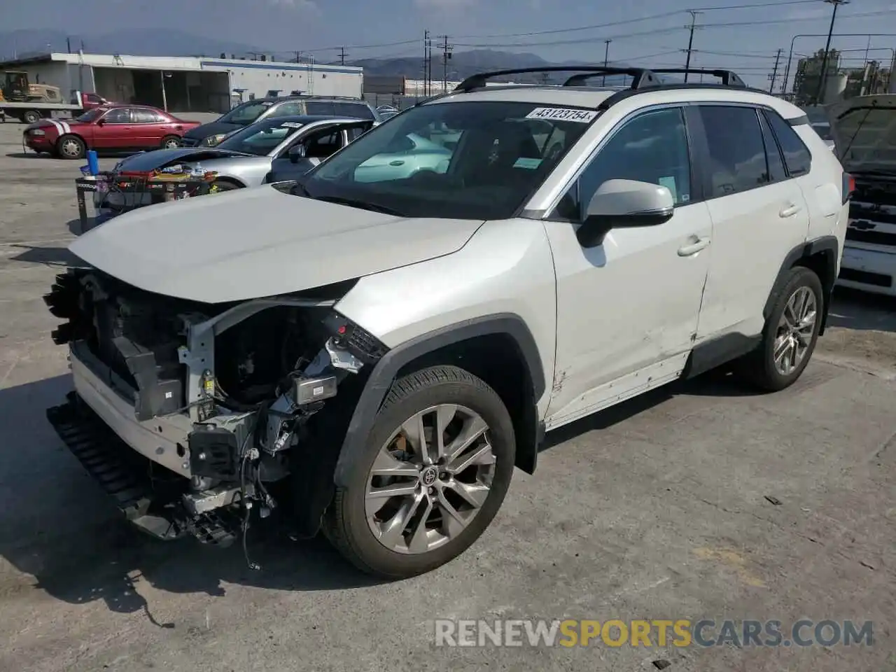 1 Photograph of a damaged car 2T3A1RFV2MW180818 TOYOTA RAV4 2021