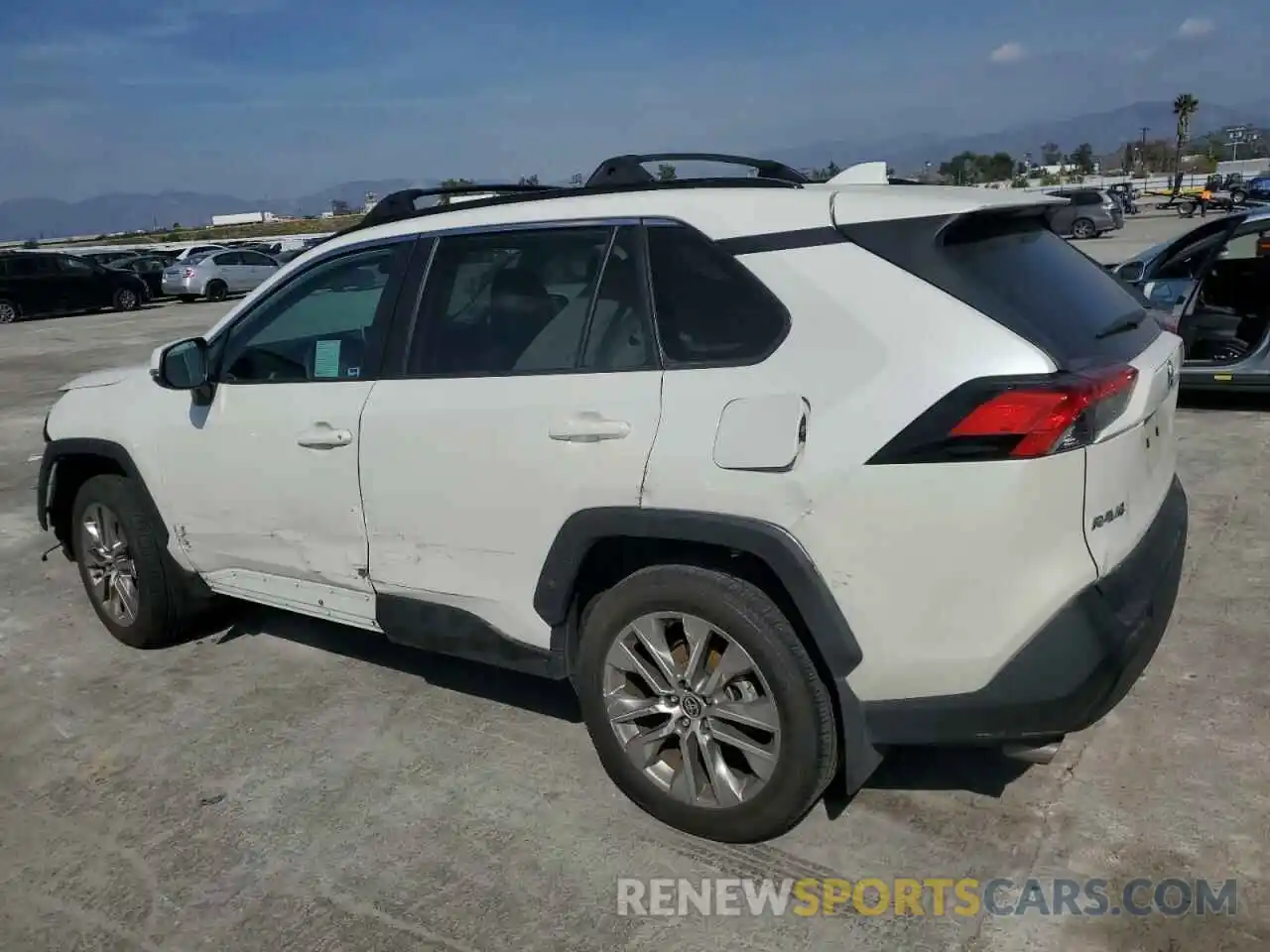 2 Photograph of a damaged car 2T3A1RFV2MW180818 TOYOTA RAV4 2021