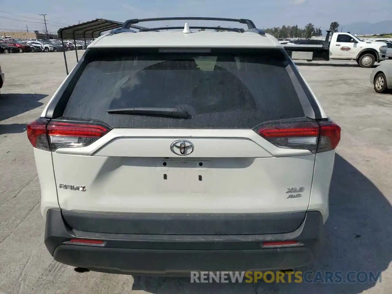 6 Photograph of a damaged car 2T3A1RFV2MW180818 TOYOTA RAV4 2021