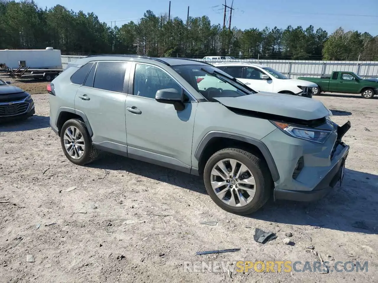 4 Photograph of a damaged car 2T3A1RFV2MW189504 TOYOTA RAV4 2021