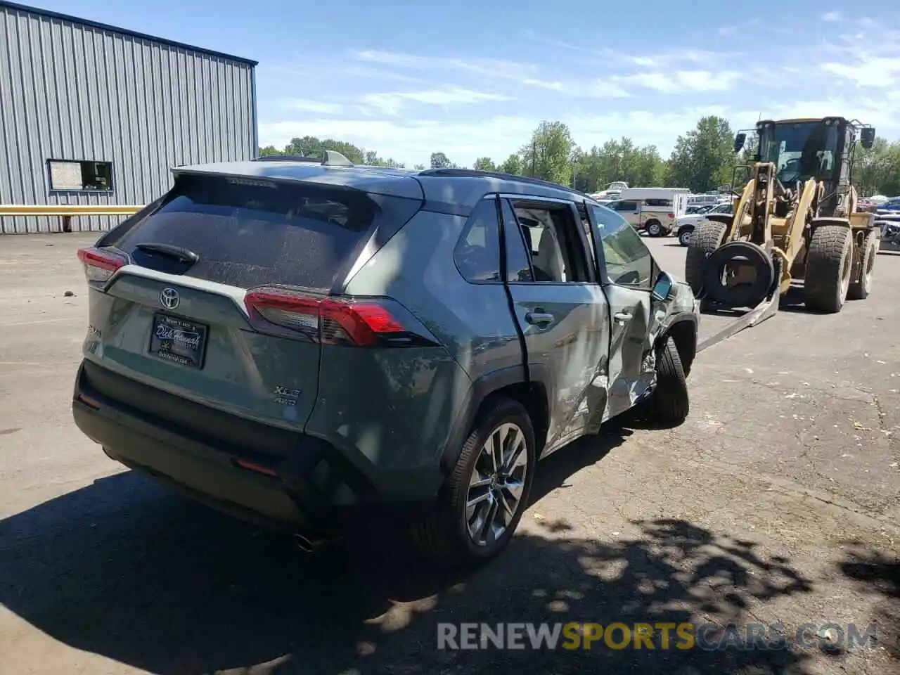 4 Photograph of a damaged car 2T3A1RFV2MW224932 TOYOTA RAV4 2021