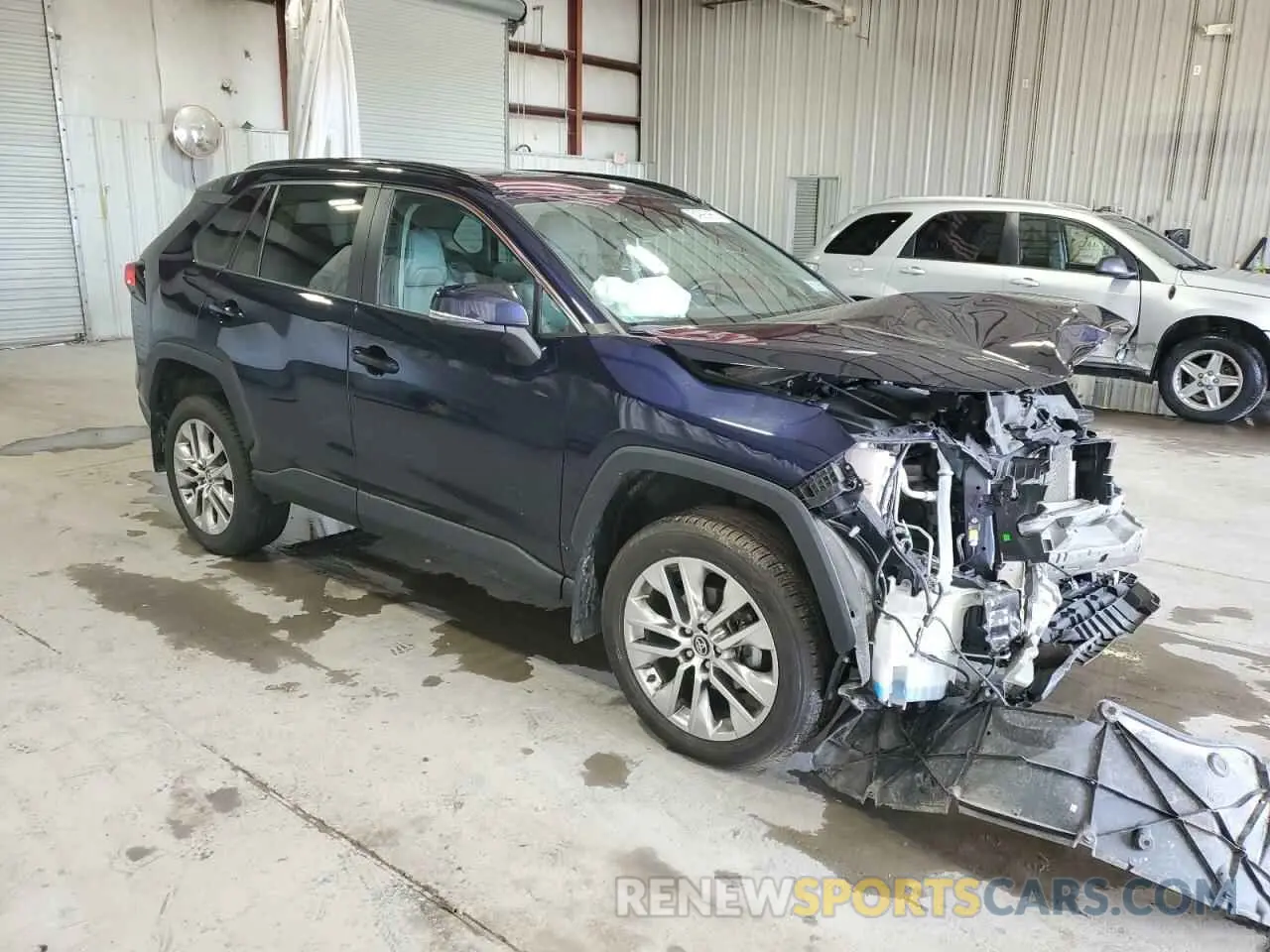 4 Photograph of a damaged car 2T3A1RFV3MC142192 TOYOTA RAV4 2021
