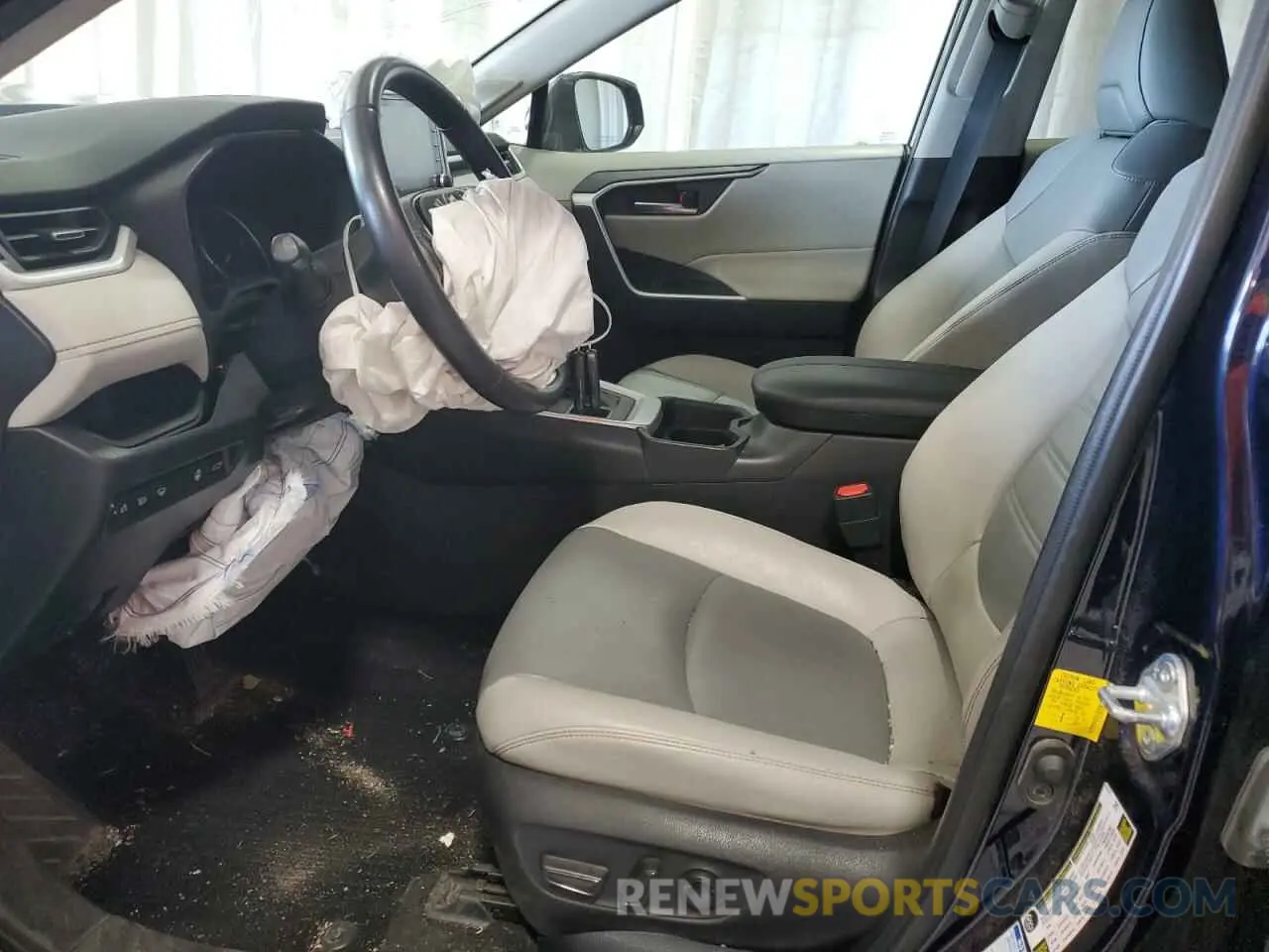 7 Photograph of a damaged car 2T3A1RFV3MC142192 TOYOTA RAV4 2021