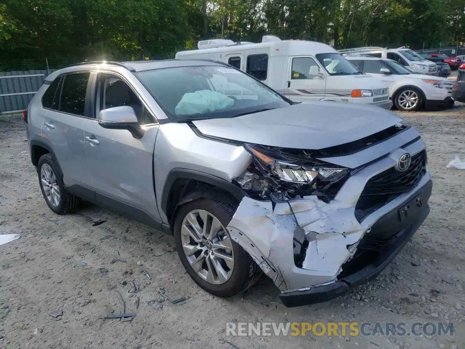 1 Photograph of a damaged car 2T3A1RFV3MC199511 TOYOTA RAV4 2021