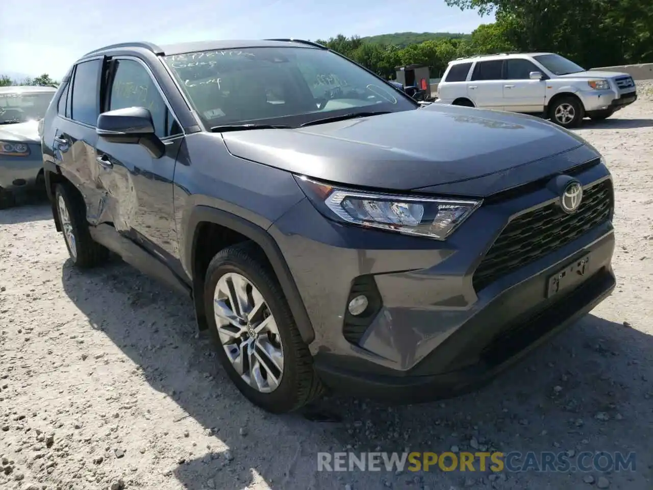 1 Photograph of a damaged car 2T3A1RFV3MC223046 TOYOTA RAV4 2021