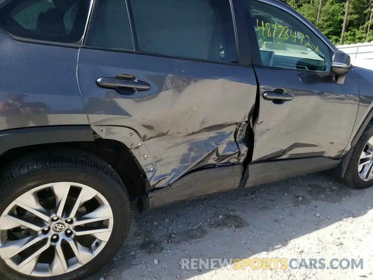 9 Photograph of a damaged car 2T3A1RFV3MC223046 TOYOTA RAV4 2021