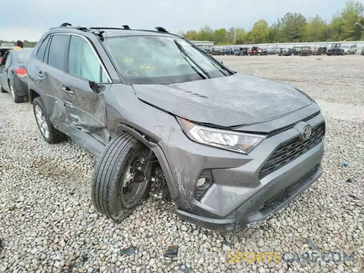 1 Photograph of a damaged car 2T3A1RFV3MC227923 TOYOTA RAV4 2021