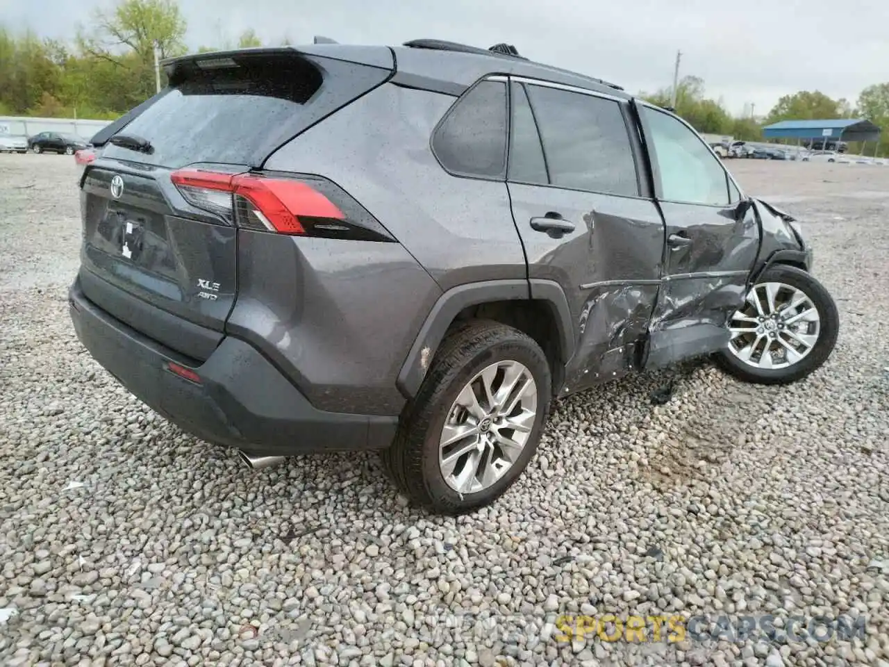 4 Photograph of a damaged car 2T3A1RFV3MC227923 TOYOTA RAV4 2021