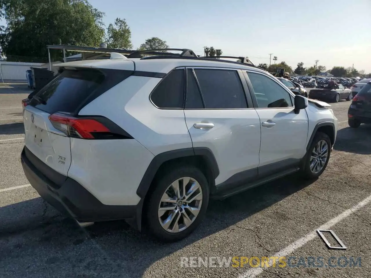 3 Photograph of a damaged car 2T3A1RFV3MW160559 TOYOTA RAV4 2021