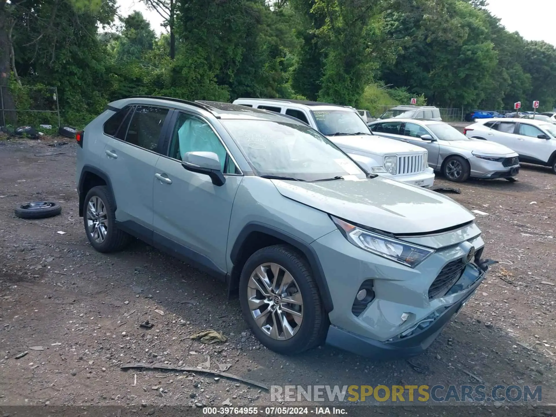 1 Photograph of a damaged car 2T3A1RFV3MW204995 TOYOTA RAV4 2021