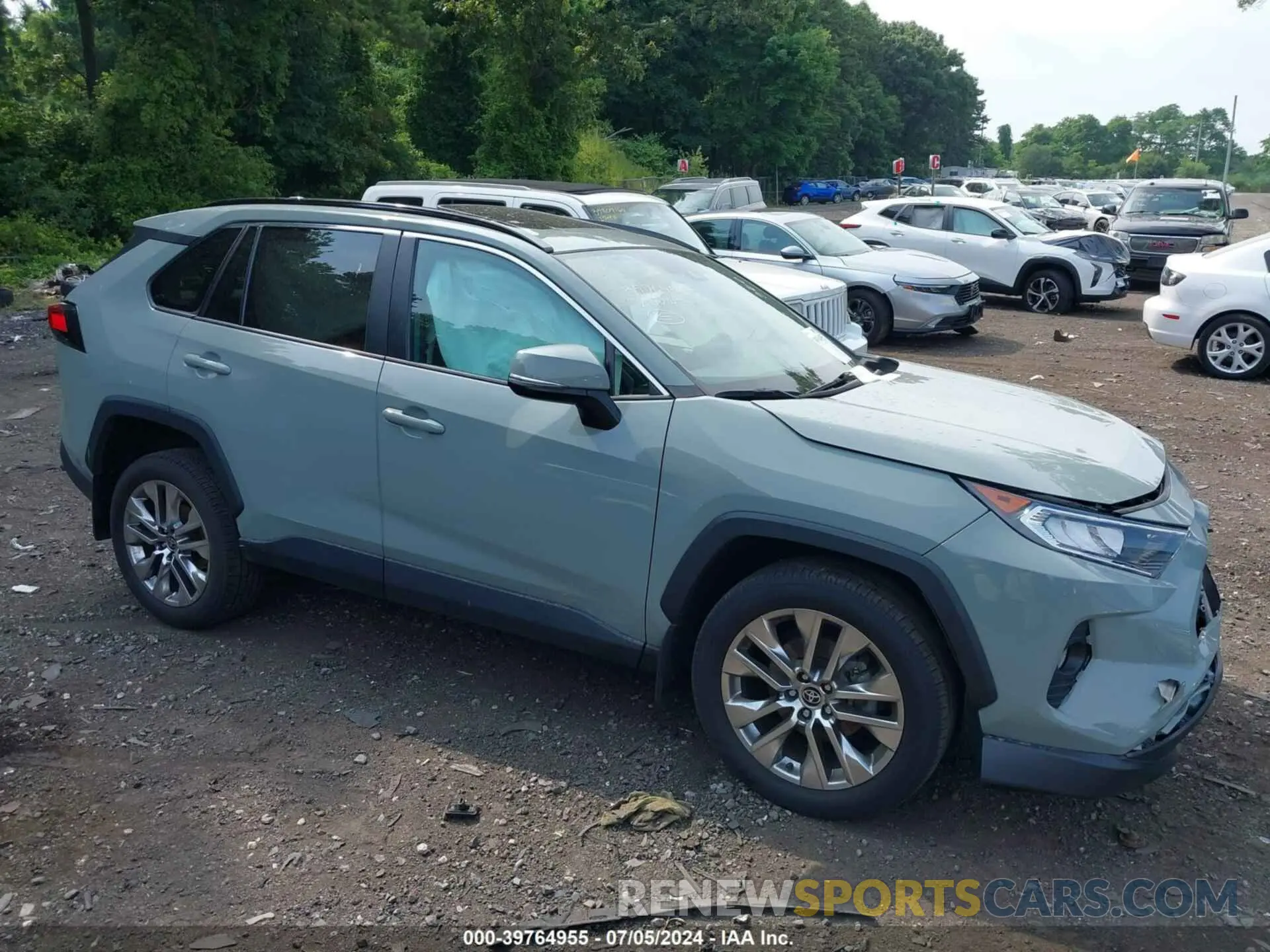 12 Photograph of a damaged car 2T3A1RFV3MW204995 TOYOTA RAV4 2021